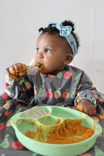 Faciliter les repas des bébés et enfants à table 👶🏼 